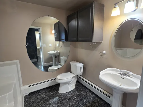 47 Cayadutta St #2, Gloversville, NY 12078