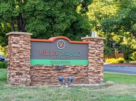 Diablo View Apartments