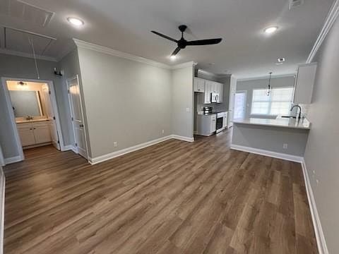 3rd image of 436 Bellingham Dr NE