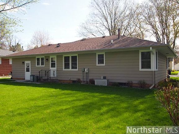 2nd image of 204 Lyndale Ave N