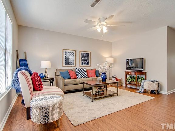 3rd image of 2609 Camellia Dr