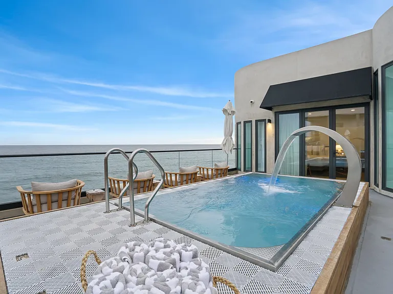 22640 Pacific Coast Hwy — Photo 83