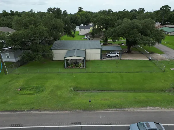 4155 N Twin City Hwy, Nederland, TX 77627