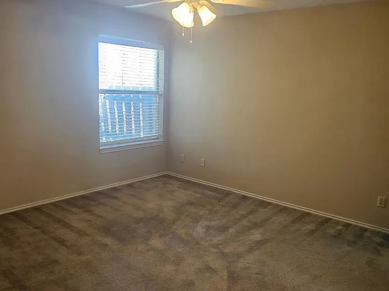 882 Garden Cir — Photo 1