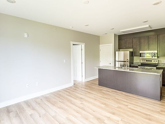 2nd image of 1201 Druid Ave #306