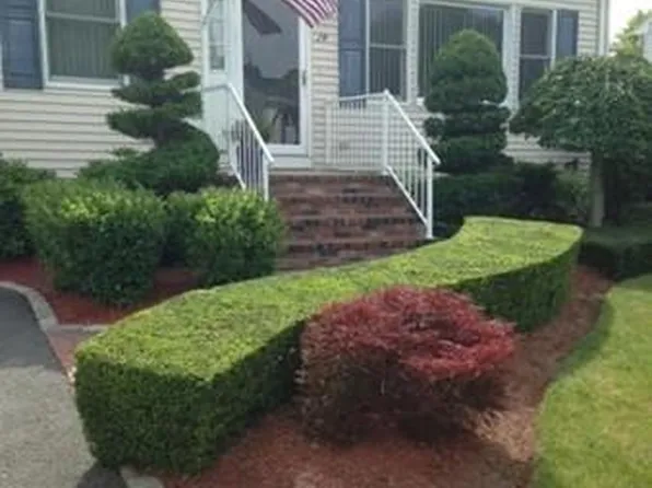 14 Cindy Ln, New Bedford, MA 02740