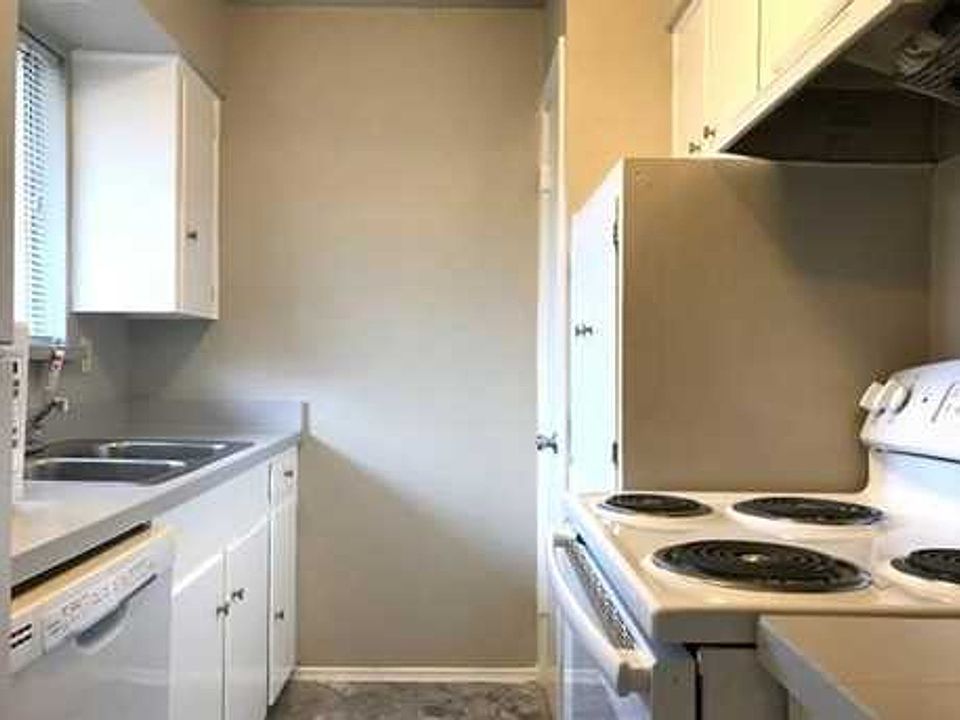 1st image of 4821 Gaston Ave APT 203