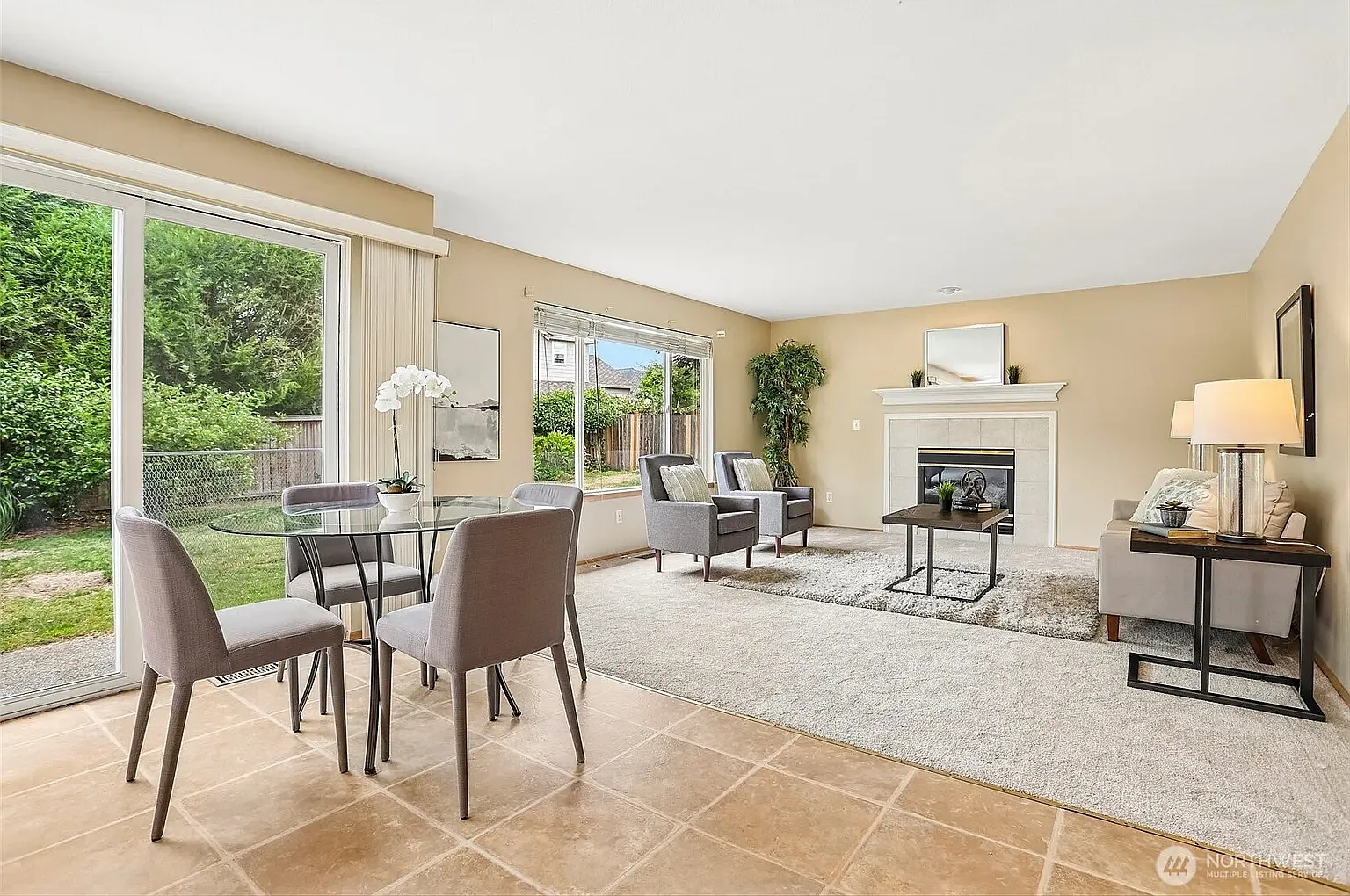 5 bed, 2500 sqft, $3,799 — Photo 4