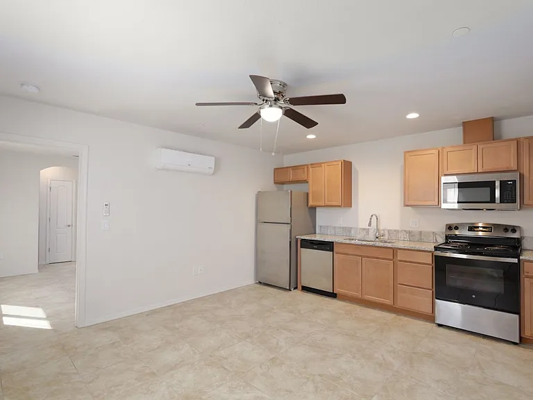 3064 Shoshone Dr — Photo 7