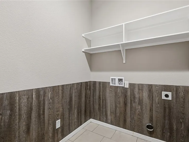 2612 Kinnersley Ct — Photo 19