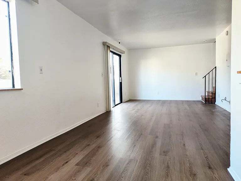 14746 Delano St #3 — Photo 5