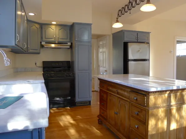 155 Oak St, Newton, MA 02464