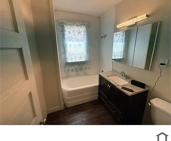 2200 E 81st St #2 — Photo 5