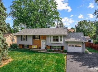 808 Longmeadow Dr, Geneva, IL 60134