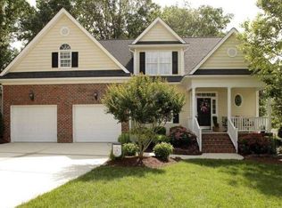 613 Cresstar Dr, Rolesville, NC 27571