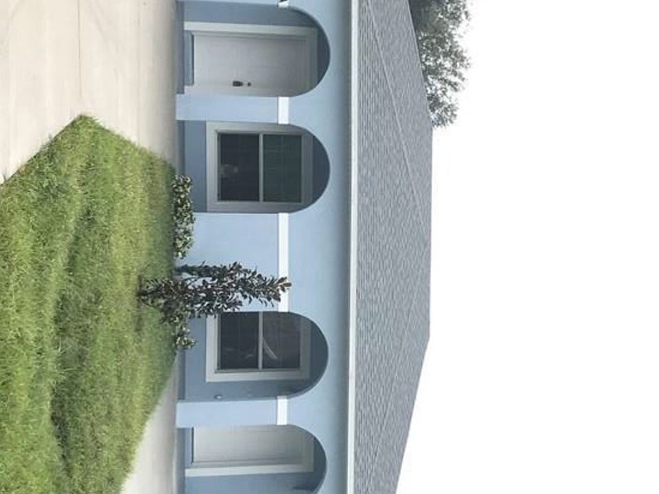 1st image of 315 Clermont