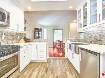 861 S Windsor Blvd APT 304, Los Angeles, CA, 90005