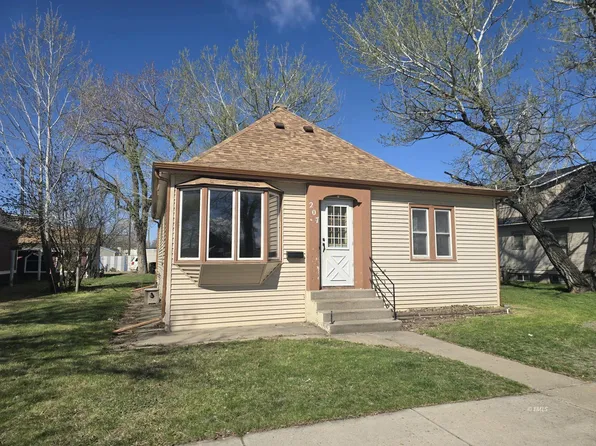 207 N Custer Ave, Miles City, MT 59301