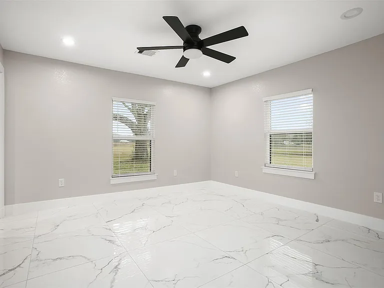 4002 Dixie Farm Rd — Photo 21