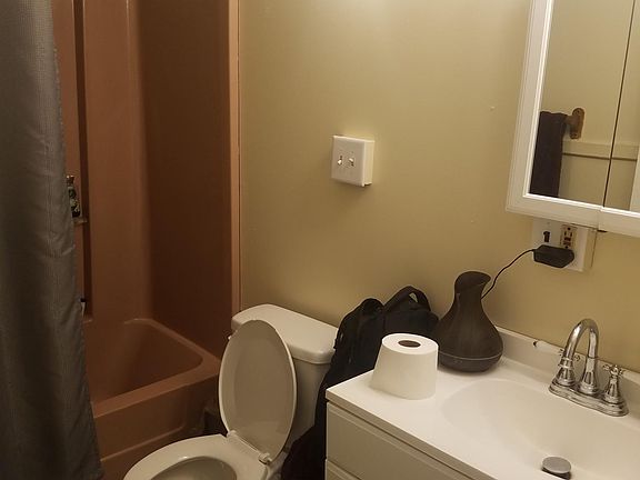 3rd image of 514 Crescent St APT 1