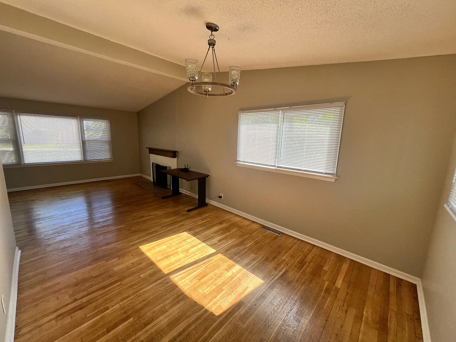 3 bed, 1.0 bath, $1,450 — Photo 3