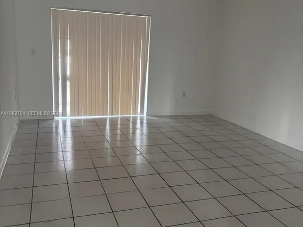 2710 W 76th St APT 101, Hialeah, FL 33016