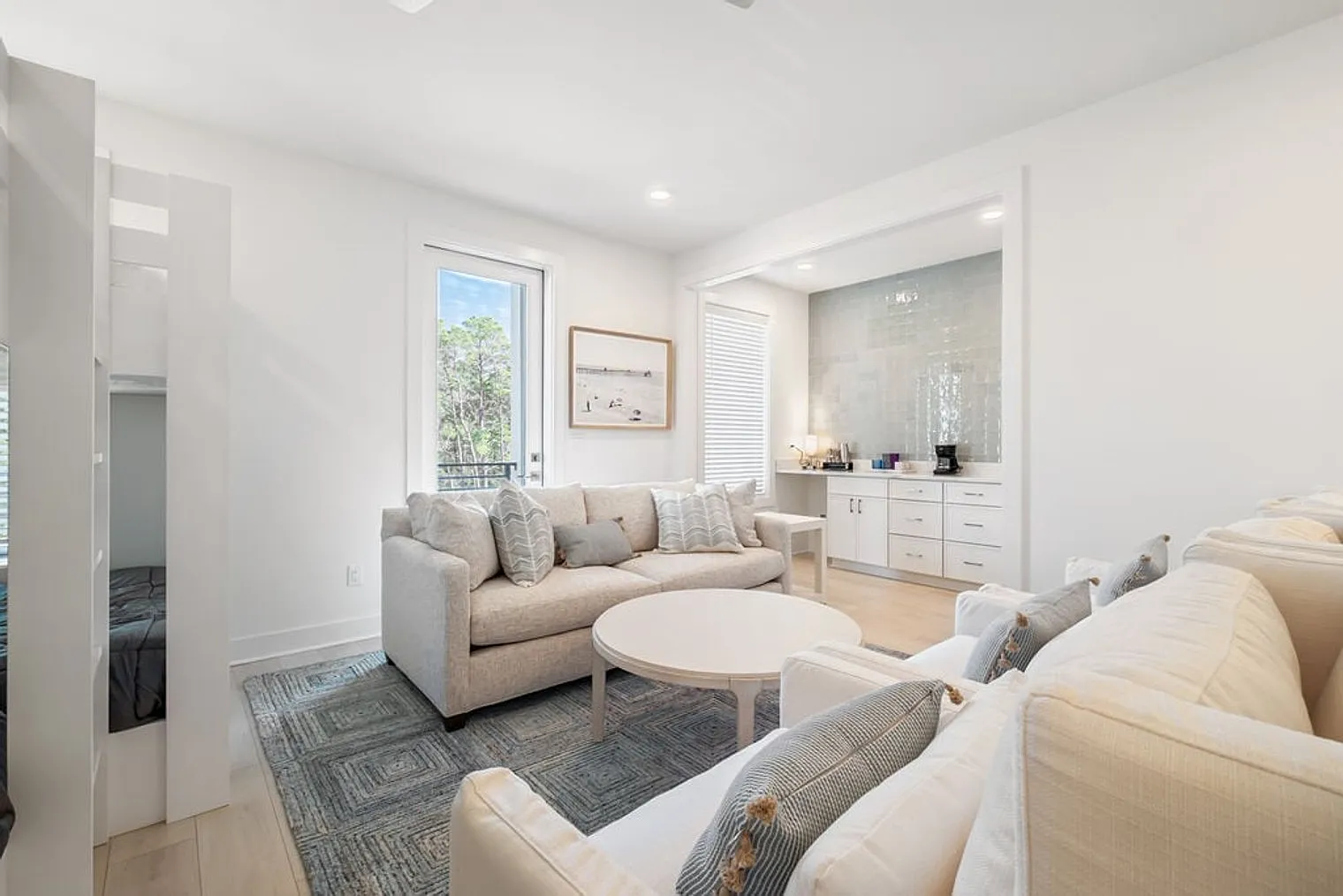5 bed, 4.0 bath, 2970 sqft, $11,479 — Photo 2