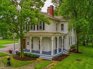 230 E State St, Geneva, IL 60134