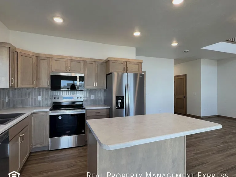 9006 W Jerald Pl — Photo 5