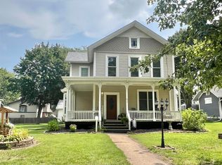 210 N 8th St, Oskaloosa, IA 52577