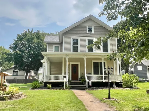 210 N 8th St, Oskaloosa, IA 52577