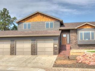 7050 Prestwick Rd, Rapid City, SD 57702