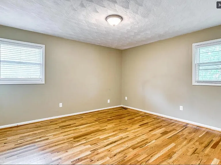 900 Broce Dr — Photo 11