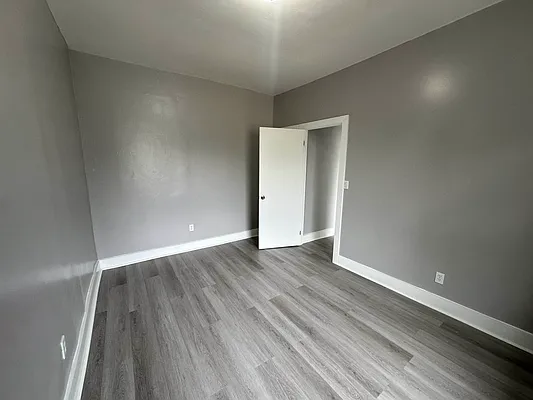 Rented by R New York | media 16