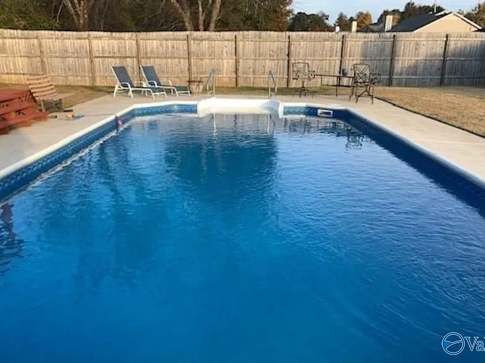 101 Hickory Trail Dr