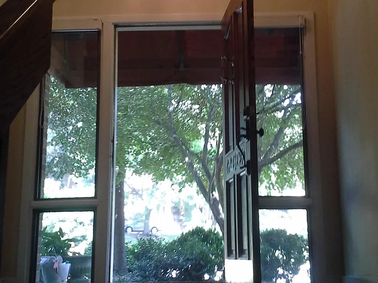 WALK IN FRONT DOOR VIEW