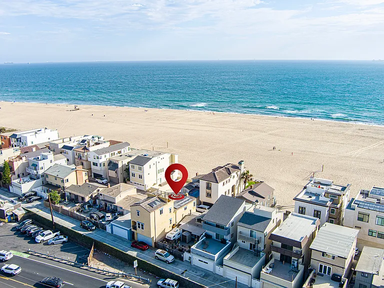 B14 Surfside Ave #A — Photo 2