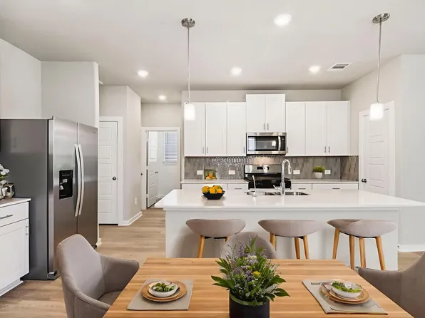 29211 Farmhouse Estates Dr, Waller, TX 77484