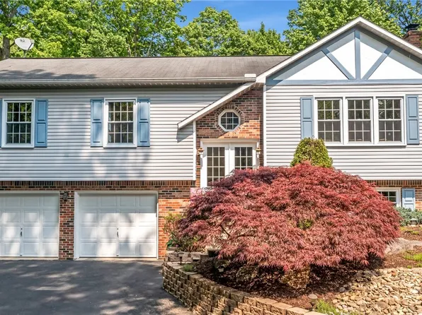 142 Waltz Mill Rd, Ruffs Dale, PA 15679