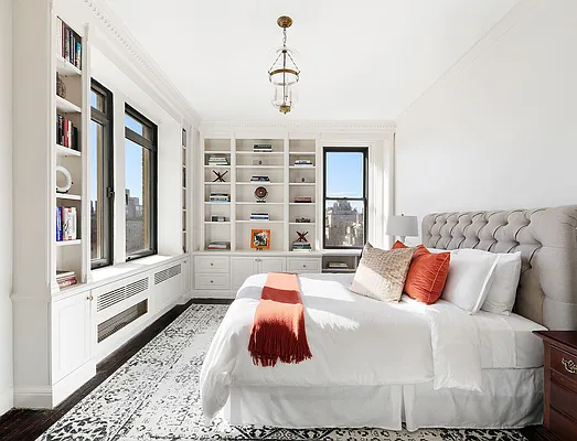 Sold by Stribling | media 18