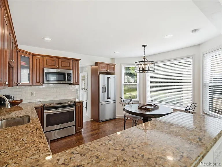 1514 S Wilson Ave — Photo 13