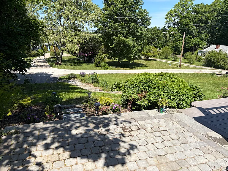 Francis Ln — Photo 14