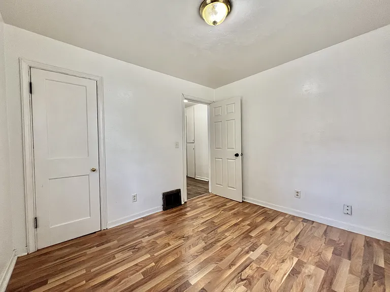 924 Copeland Ave — Photo 6