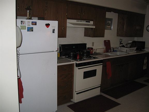 3rd image of 594 Donna Dr