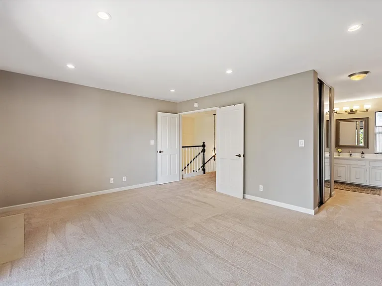 9 Heritage Ct — Photo 24