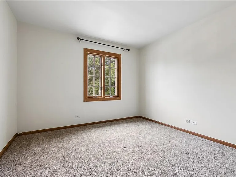 1858 Princeton Cir — Photo 10