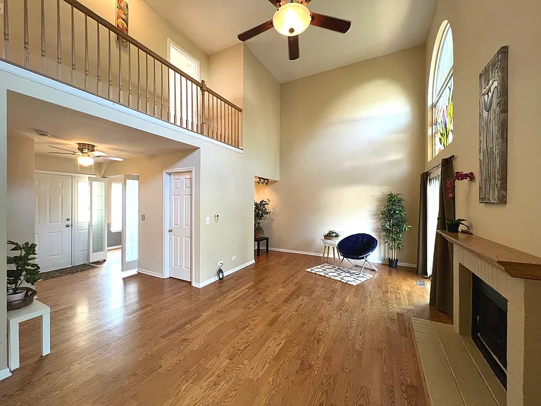 812 Canterbury Ln — Photo 5