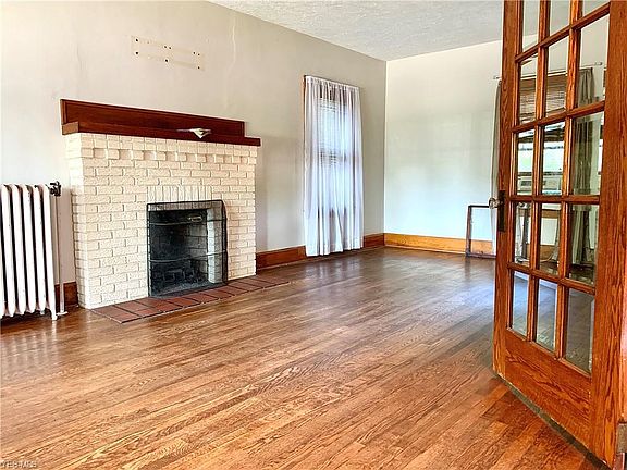 3rd image of 3926 Helena Ave