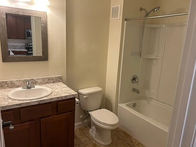 806 Oak St #10 — Photo 8