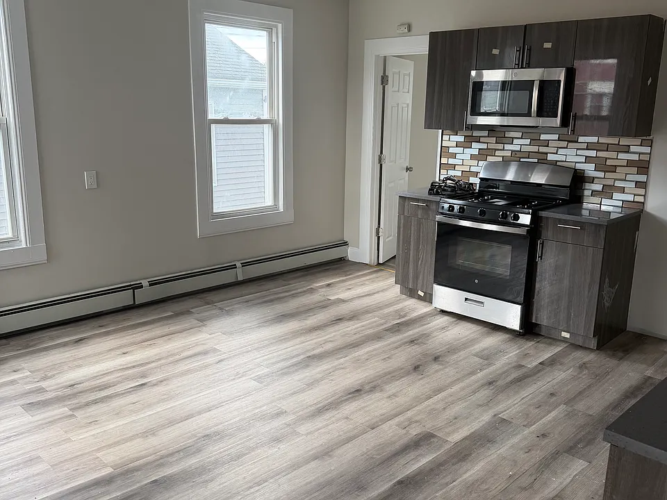 755 Ogden St #2